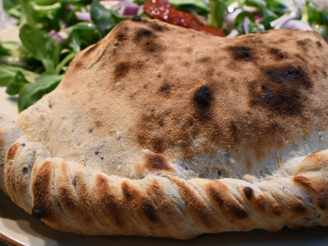 ANNA Trattoria Calzone